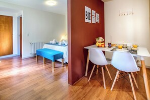 Standard Studio | Dapur peribadi | Peti sejuk, ketuhar gelombang mikro, ketuhar, dapur 