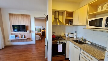 Refrigerador, microondas, horno, placa de cocina