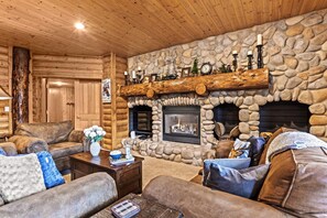 Living room - Black Bear Lodge BBL-351A by KBM (Park City)