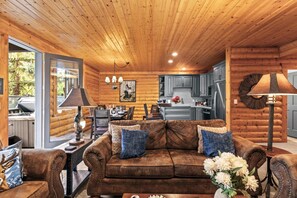 Leilighet (2 Bedrooms) | Oppholdsrom | TV og DVD-spiller