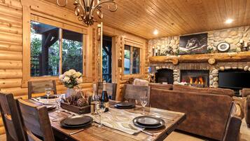 Condo (2 Bedrooms) | Restaurantes