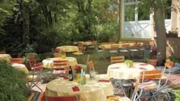 Γεύματα σε εξωτερικό χώρο