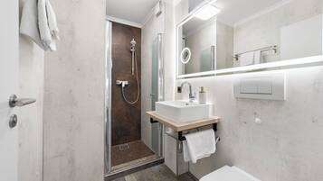 Einzelzimmer, Nichtraucher | Badezimmer | Dusche, Haartrockner, Handtücher, Seife