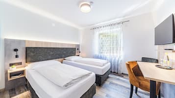 Δίκλινο Δωμάτιο (Double ή Twin), Μη Καπνιστών, Ιδιωτικό Μπάνιο | Γραφείο, χώρος εργασίας για λάπτοπ, ηχομόνωση, δωρεάν Wi-Fi