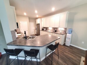 Ferienhaus, Mehrere Betten, Terrasse, Gartenblick (Sawmill Landing) | Eigene Küche