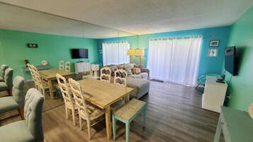 Condo, Multiple Beds, Balcony, Garden View (Pelican Inlet C217) | Interior