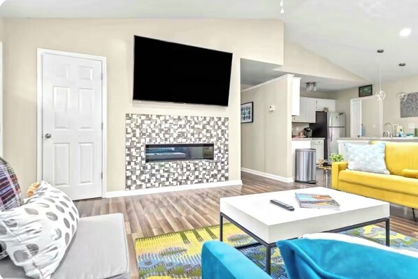 Smart TV, fireplace - Modern escape just outside Lexington (Lexington)