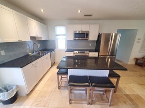 Private kitchen - Zen Cottage - All (St. Augustine)