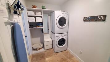 House, Multiple Beds, Patio, Garden View (Zen Cottage - All) | Interior