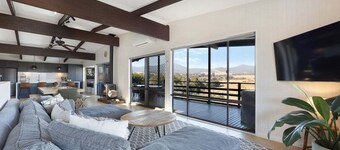 Bluegum Delatite - Sleeps 10 - Merrijig - Tennis - Pool -