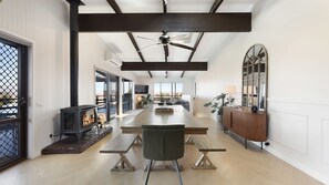 Interior - Bluegum Delatite - Sleeps 10 - Merrijig - Tennis - Pool - (Merrijig)