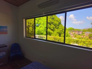 Familien-Vierbettzimmer, Klimaanlage, Bergblick | Blick auf die Berge