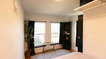 3 bedrooms, travel cot, WiFi, bed sheets