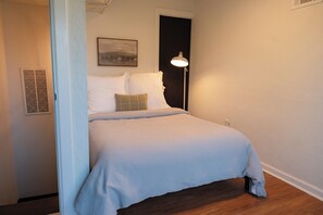 3 bedrooms, travel cot, WiFi, bed sheets