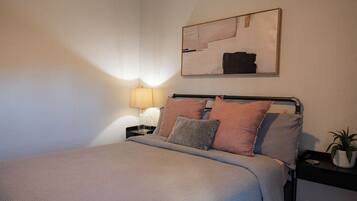 3 bedrooms, travel crib, WiFi, bed sheets