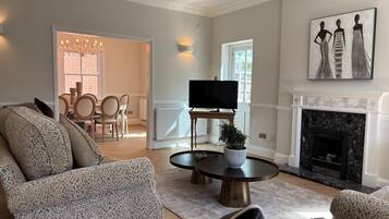 Smart TV, fireplace, video games