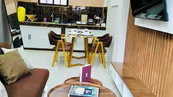 Smart TV, books