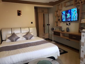 2 bedrooms, iron/ironing board, WiFi, bed sheets - Charming 2-bedroom house with WiFi, AC in enchanting Kampala at AG Homes (Kampala)