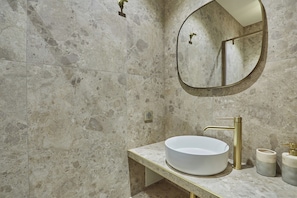 Apartment | Bathroom