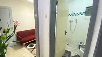 Toallas, jabón, papel de baño