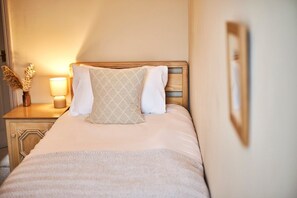 2 bedrooms, iron/ironing board, free WiFi - Joey's Cottage, 2 bed, pet/f. (Northumberland)