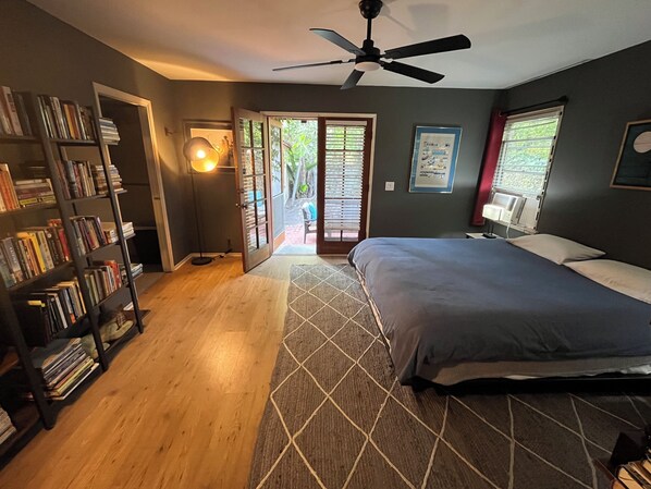 2 habitaciones, tabla de planchar con plancha, wifi y ropa de cama