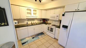 House, Multiple Beds, Kitchen (Tropical Holiday) | Private kitchen | Fridge, microwave, oven, stovetop