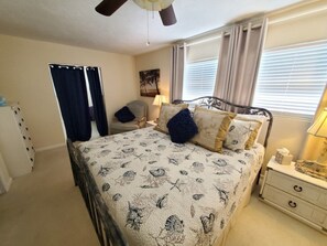 Casa, varias camas, cocina (Tropical Holiday) | 2 dormitorios, decoración individual, mobiliario individual