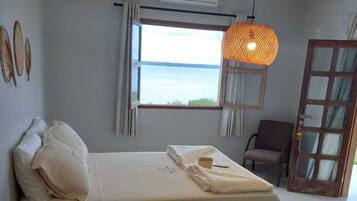 1 quarto, escrivaninha, espaço de trabalho para notebook