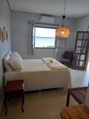 1 bedroom, desk, laptop workspace, free WiFi