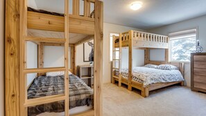 4 bedrooms, iron/ironing board, free WiFi, bed sheets