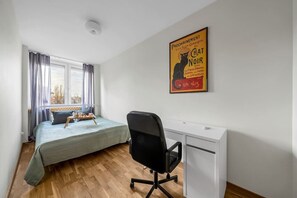 1 dormitorio, escritorio, tabla de planchar con plancha y wifi gratis