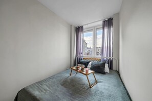 1 dormitorio, escritorio, tabla de planchar con plancha y wifi gratis