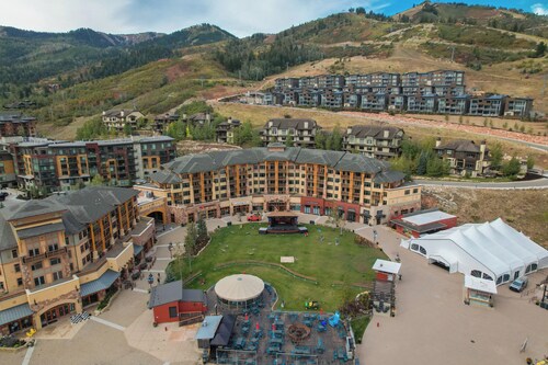 Ski-in/Ski-out Cozy Sundial Studio - sleeps 4