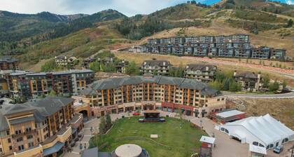 Ski-in/Ski-out Cozy Sundial Studio - sleeps 4