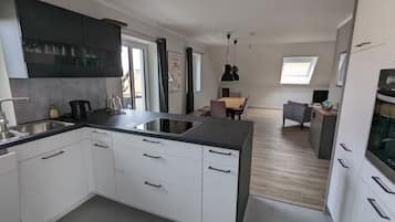 Kühlschrank, Ofen, Herdplatte, Geschirrspüler