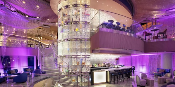 10 bars/lounges, poolside bar - LVStripHouse Condos Sleeps up to 14 (Las Vegas)