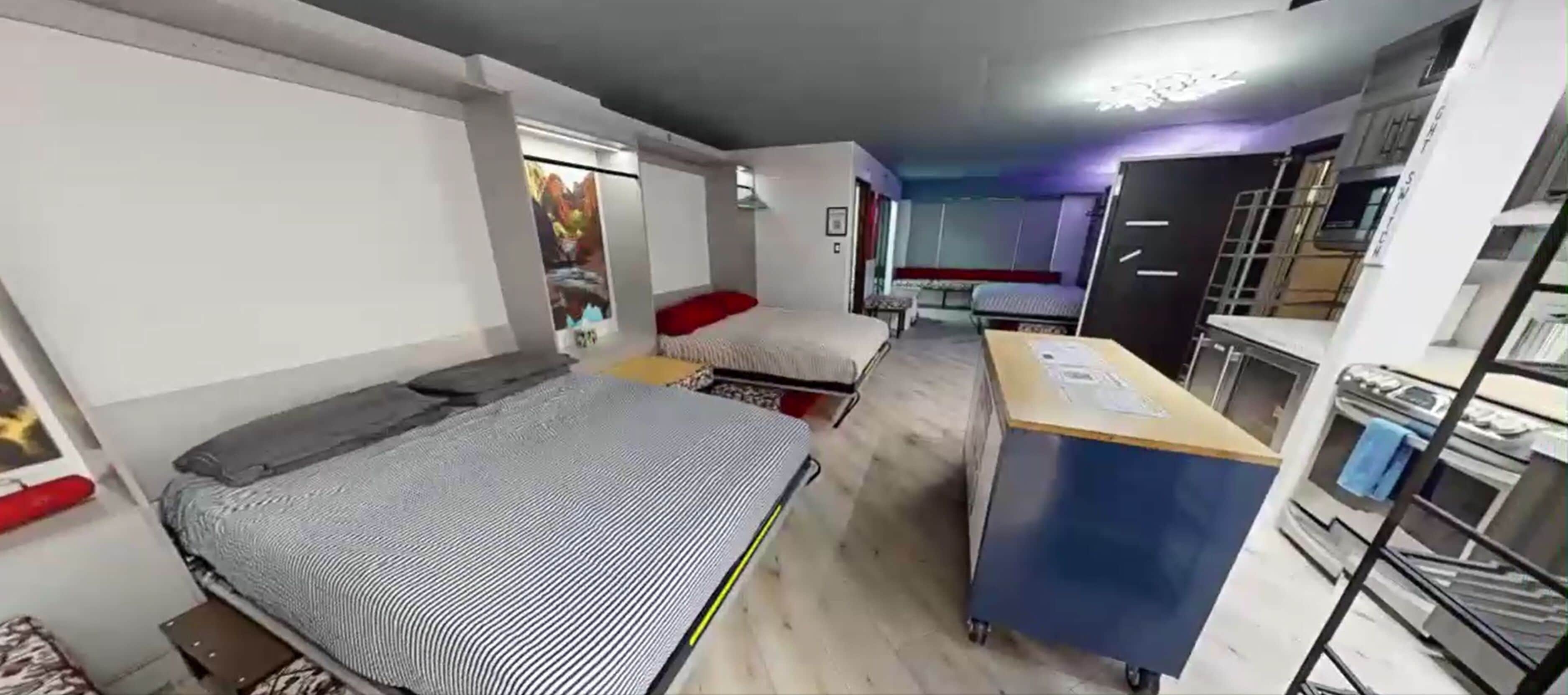 LVStripHouse JC408+JC406 3BD/3BA Condo Sleeps 14 | 埃及棉床單、高級  寢具、記憶床墊、書桌