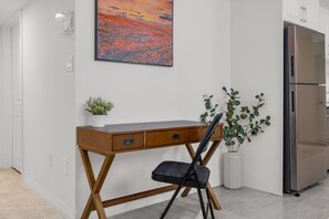 Interior - Private & Cozy 2BR Retreat Near Niagara Falls (Thorold)