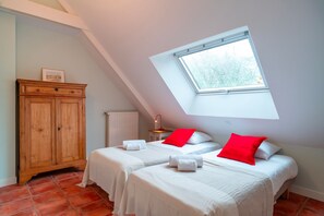 6 Schlafzimmer, Bügeleisen/Bügelbrett, kostenloses WLAN, Bettwäsche