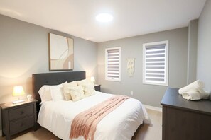 3 bedrooms, iron/ironing board, WiFi, bed sheets