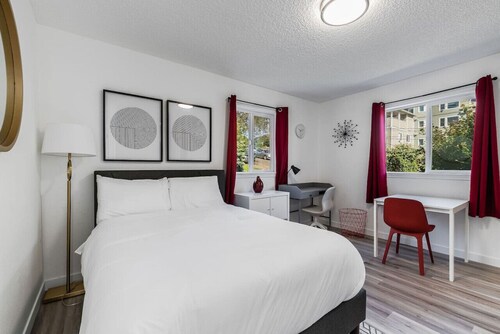 Remodeled Studio in Heart of DT Tacoma - 3