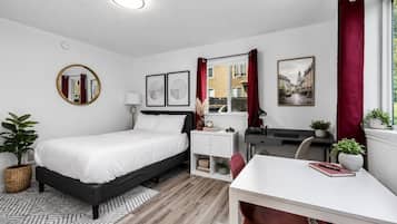 Desk, iron/ironing board, WiFi, bed sheets