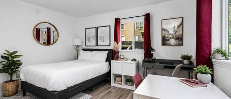 Desk, iron/ironing board, WiFi, bed sheets