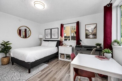 Remodeled Studio in Heart of DT Tacoma - 3