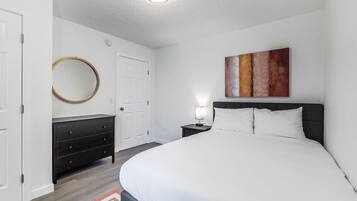 1 bedroom, desk, iron/ironing board, WiFi