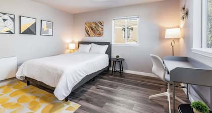 Charming Downtown Studio Near Hospitals - Unit 9