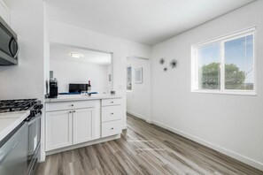 Fridge, microwave, oven, stovetop - Fresh 1BR/1BA in Downtown Tacoma - 2 (Tacoma)