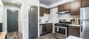 Lovely Private Studio Freshly Renovated Downtown 7