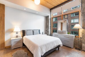 2 Schlafzimmer, Schreibtisch, Bügeleisen/Bügelbrett, WLAN